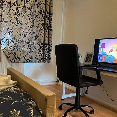 Park View Serviced Apartment - Next To Northolt Tube Station - Near Central London & Wembley Eksteriør bilde