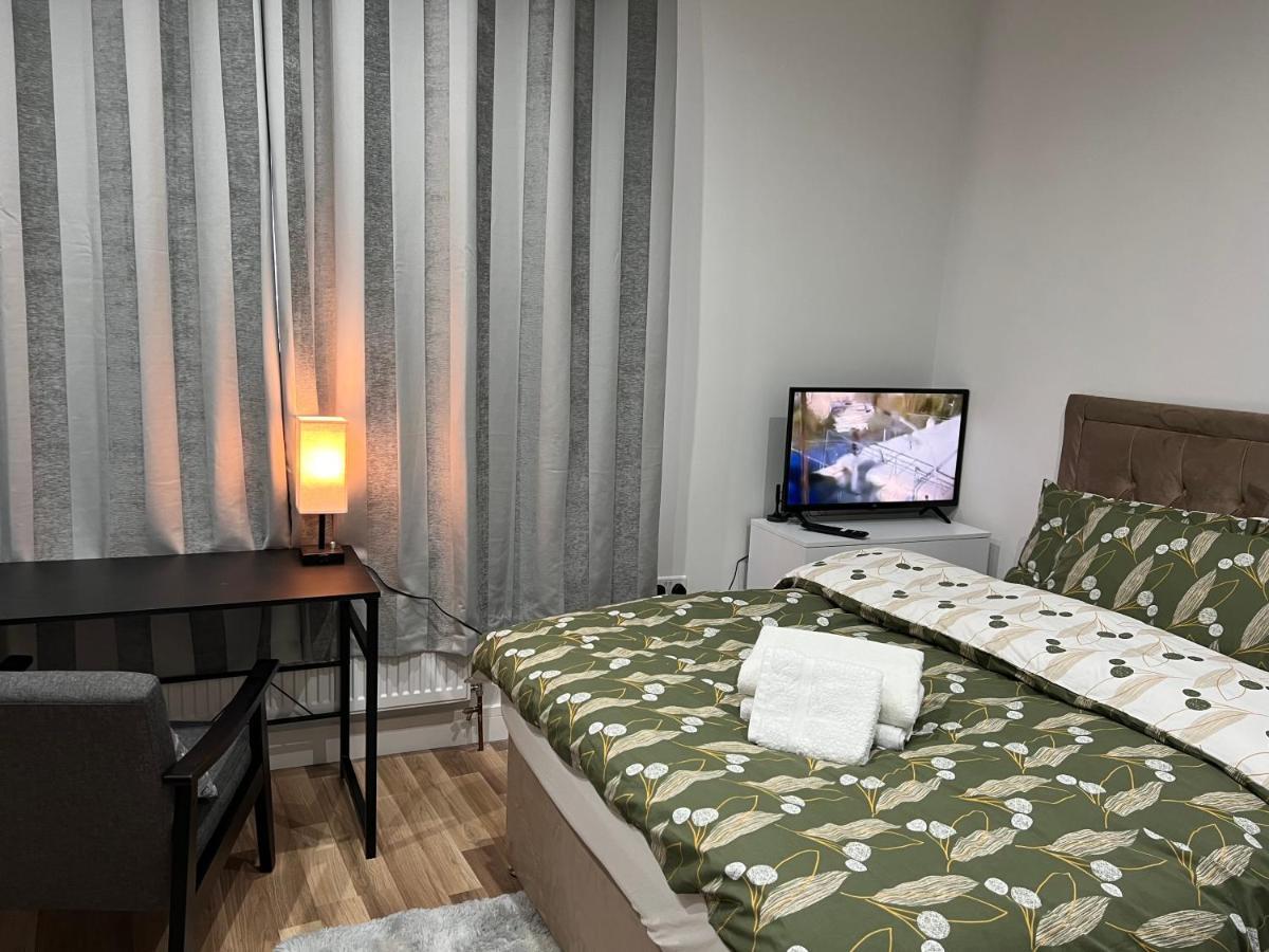 Park View Serviced Apartment - Next To Northolt Tube Station - Near Central London & Wembley Eksteriør bilde