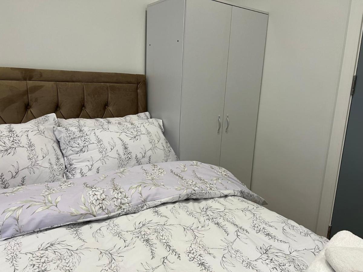 Park View Serviced Apartment - Next To Northolt Tube Station - Near Central London & Wembley Eksteriør bilde