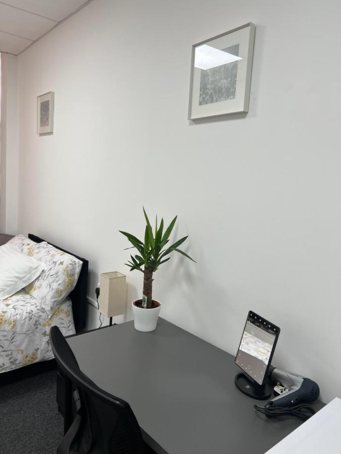 Park View Serviced Apartment - Next To Northolt Tube Station - Near Central London & Wembley Eksteriør bilde