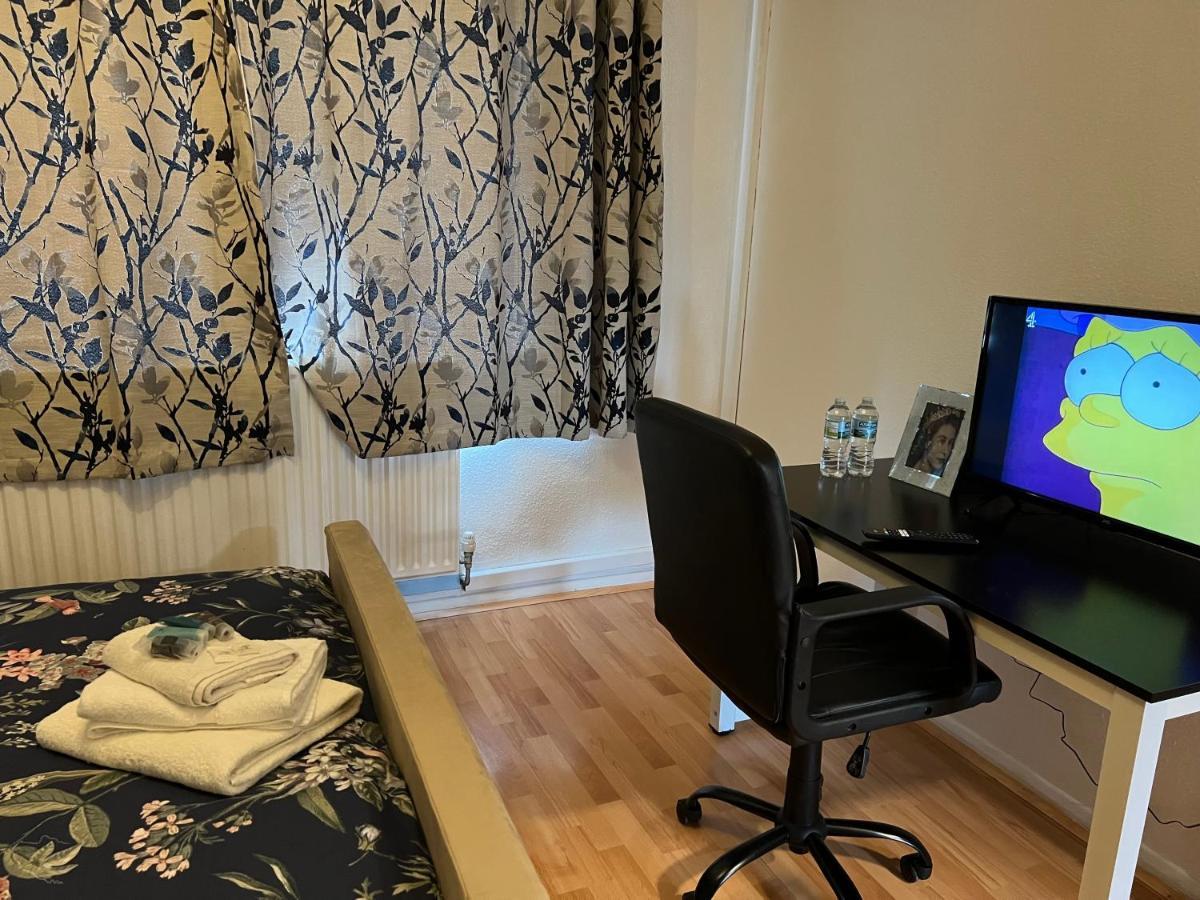 Park View Serviced Apartment - Next To Northolt Tube Station - Near Central London & Wembley Eksteriør bilde